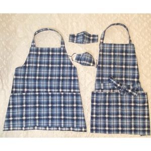 His and Her’s apron set